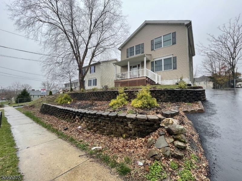 Primary Photo - 415 Raritan Ave