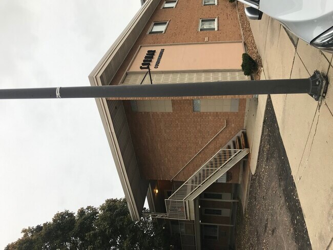 Building Photo - 4215 W 95th St