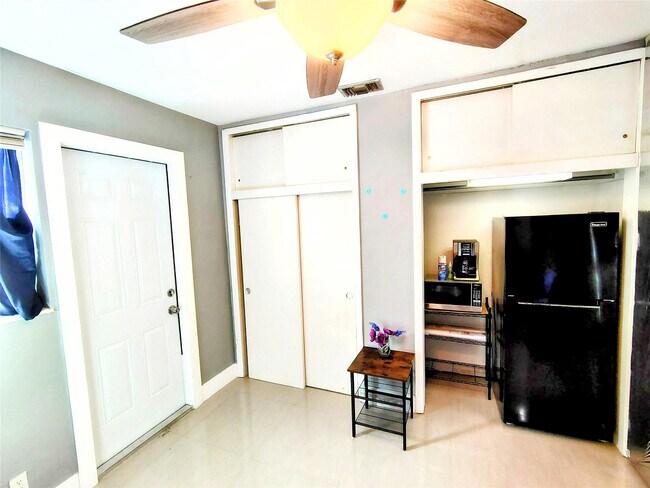 Foto del edificio - 845 S Highland Dr