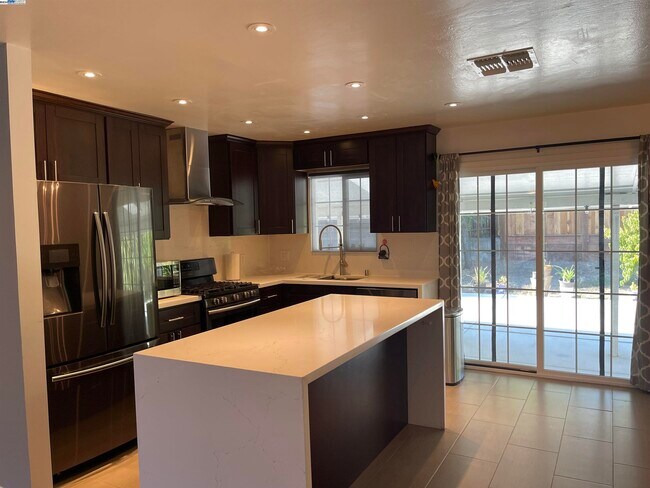 Foto del edificio - 213 W Leland Rd