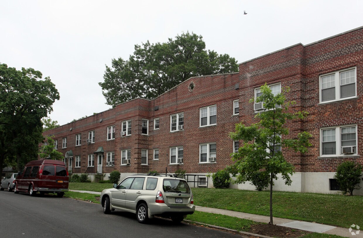 Primary Photo - 29-01 148th St