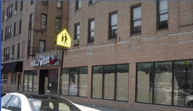 Building Photo - 9106-9130 4th Ave