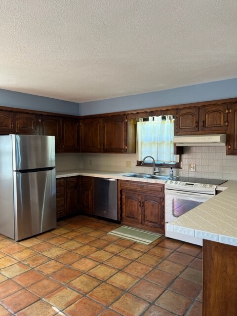 Foto del edificio - 25025 W 143rd St
