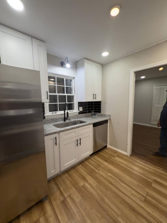 Foto del edificio - 964 Ridgewood Cir