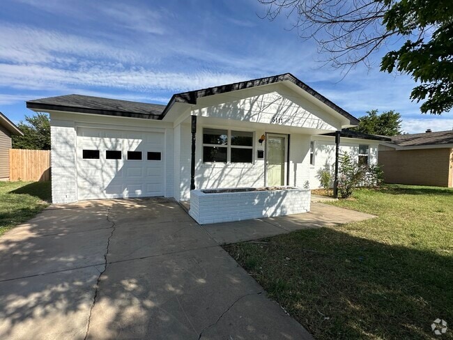 Building Photo - 5111 Benton Dr