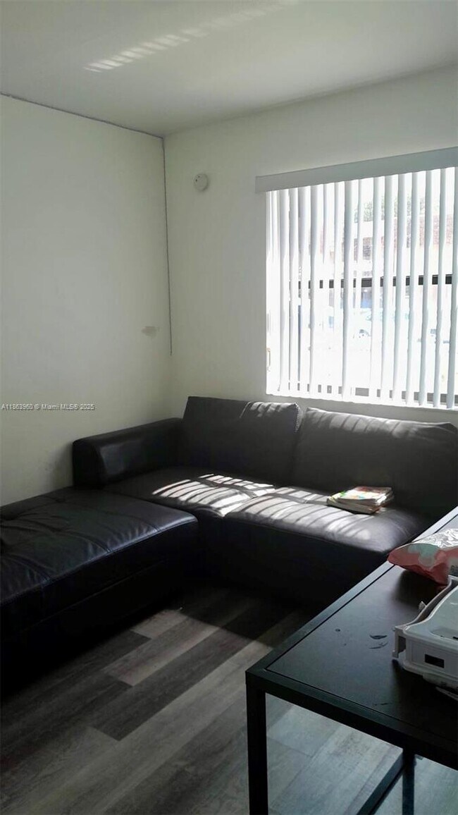Foto del edificio - 14915 SW 104th St