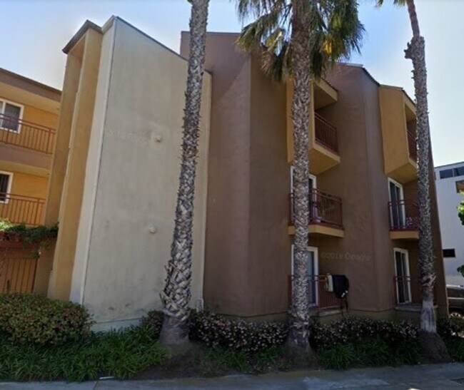 Foto del edificio - 1 Bedroom Just Blocks From the Ocean