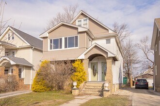 Building Photo - 14718 Bayes Ave