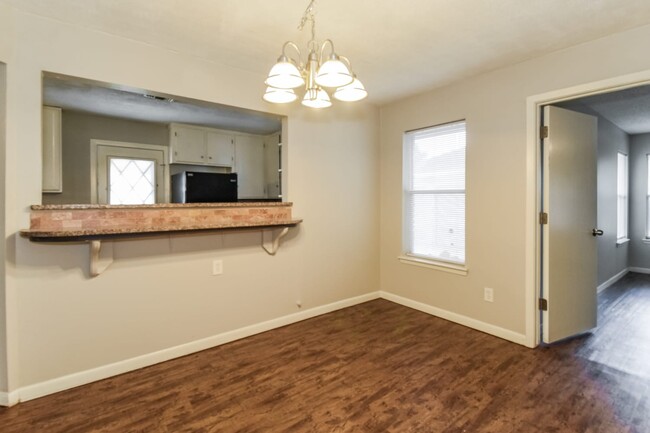 Building Photo - 6315 Cresta Place Dr