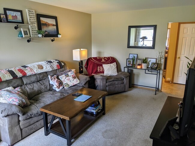 Building Photo - 512-514 Terrace Dr