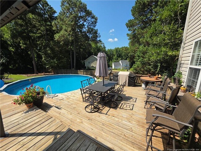 Foto del edificio - 247 Valley View Ct