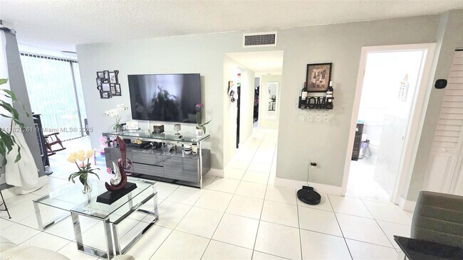 Foto del edificio - 9420 W Flagler St