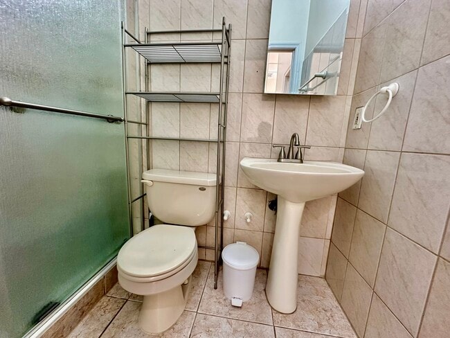 Building Photo - 6500 SW 160th Ct