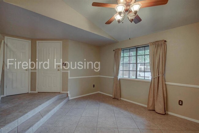 Building Photo - 170 E Guadalupe Rd