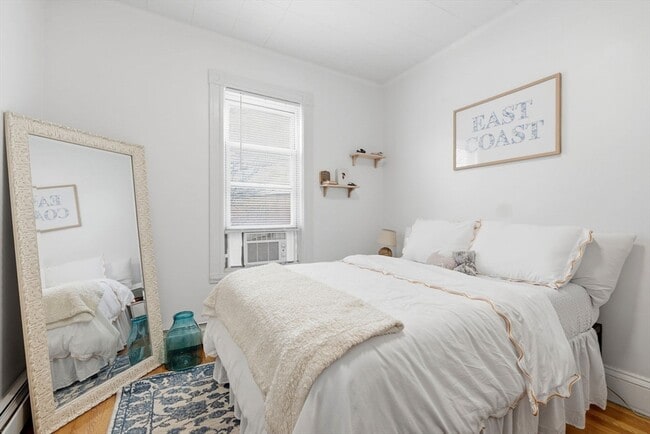 Building Photo - 194 Emerson St