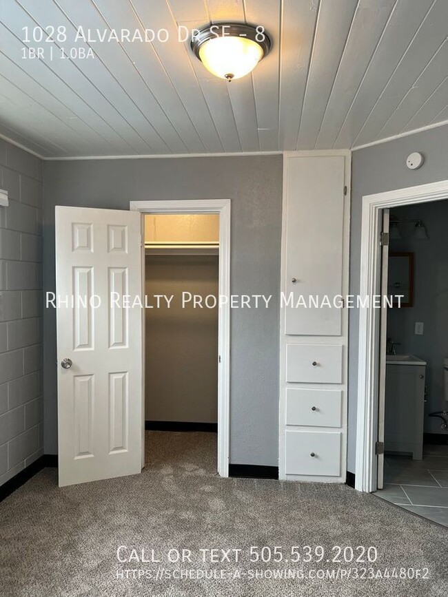 Building Photo - 1st Month Rent Free! Remodeled 1 Bedroom, ...