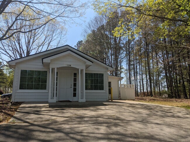 Foto del edificio - 6339B Gaines Ferry Rd
