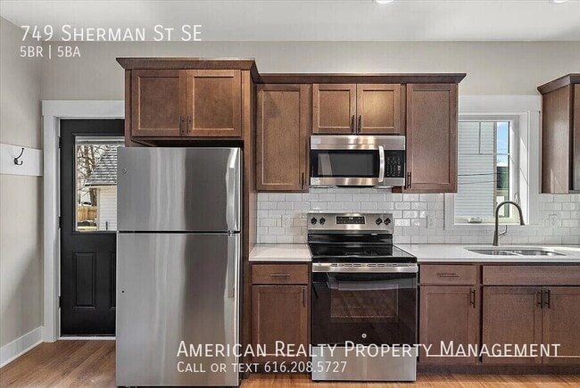 Foto del edificio - 749 Sherman St SE