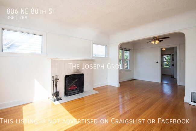 Building Photo - Charming North Seattle 3 bed/2 bath Craftsman