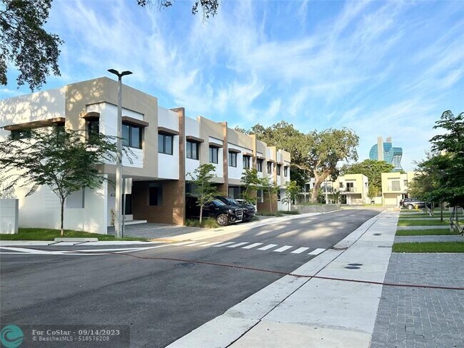 Foto del edificio - 4110 N Oaks Pl