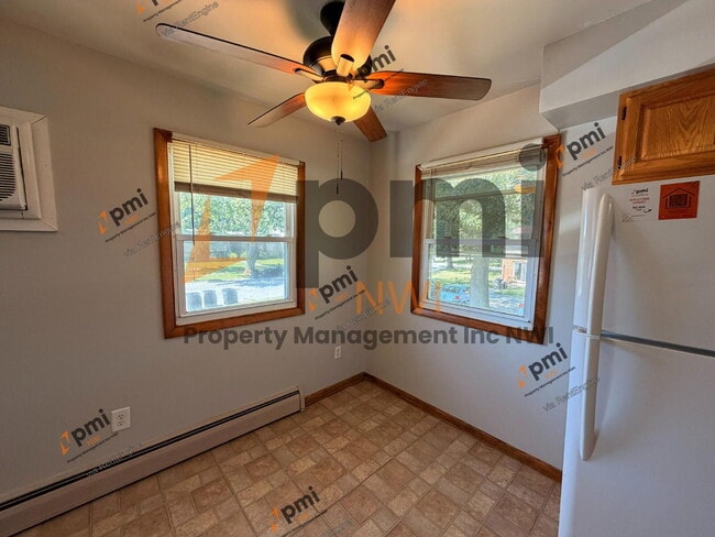 Foto del edificio - 2591 Parkview St