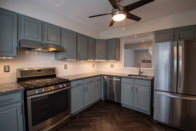 Building Photo - 5620 Queen Anne Ct