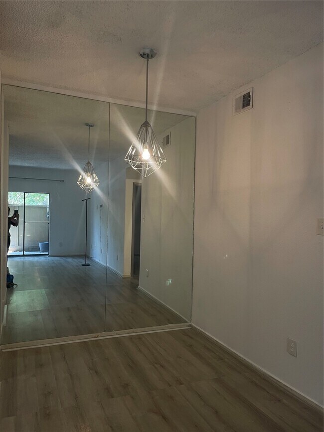 Foto del edificio - 10051 Westpark Dr