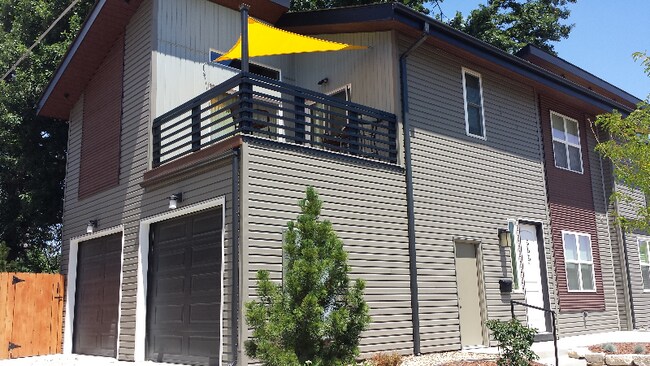 Foto del edificio - 375 E 13th St