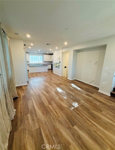 Foto del edificio - 8360 Canby Pl