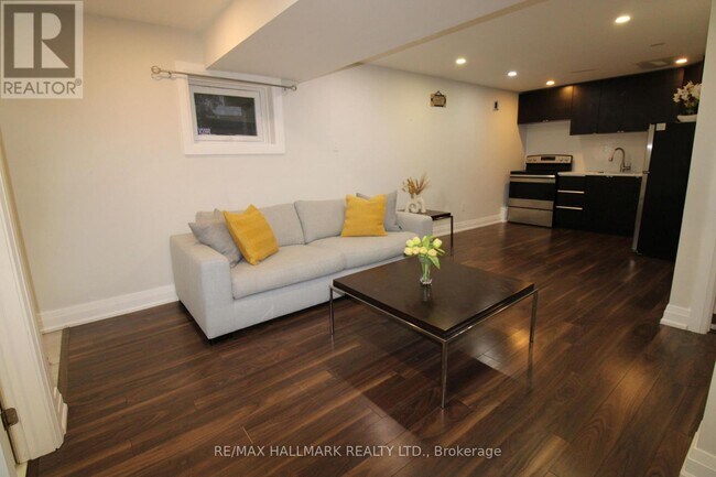 Building Photo - 158 Kingshill Rd