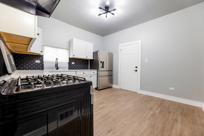 Foto del edificio - 7917 S Ellis Ave