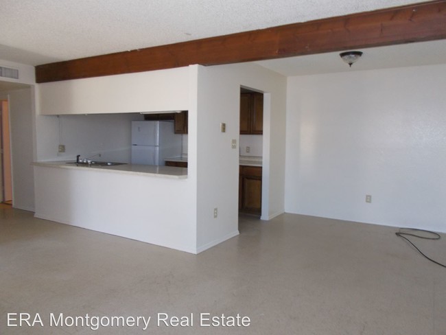 Building Photo - 710 Tierra del Sol