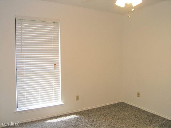 Foto del edificio - 3 br, 2 bath House - 6600 Darcy Ln