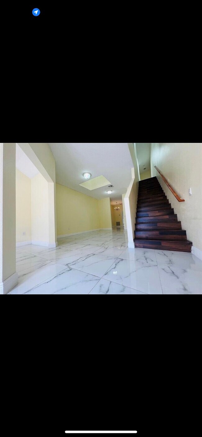 Foto del edificio - 1005 Universal Rest Pl