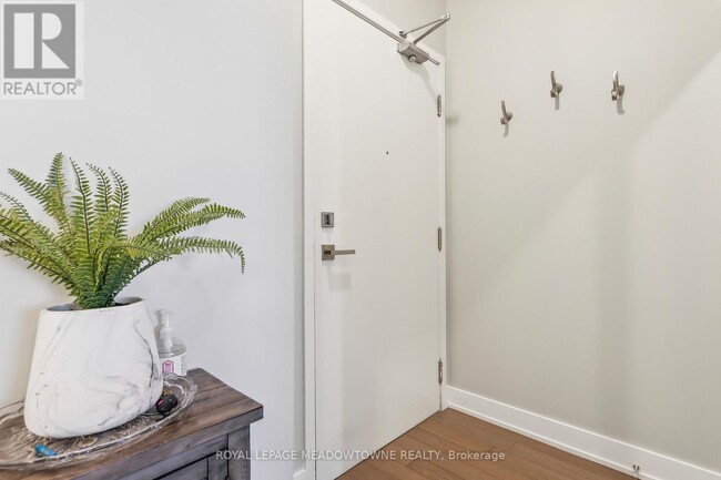 Building Photo - 4055 Parkside Village Dr