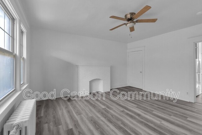 Building Photo - 2720 Main St