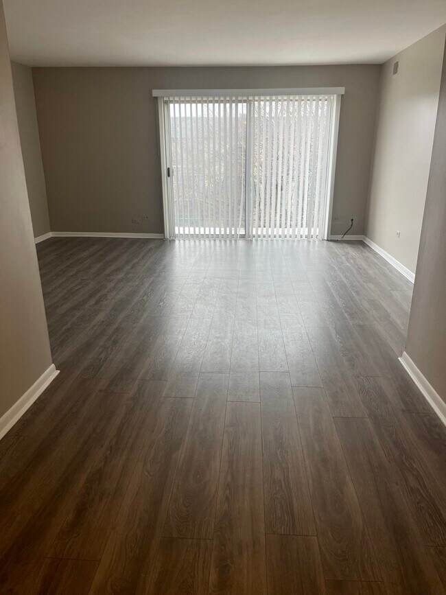 Foto del edificio - 10701 Keating Ave