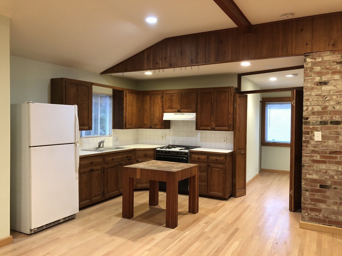 3869 McLaughlin Ave, Los Angeles, CA 90066 House Rental in Los Angeles, CA