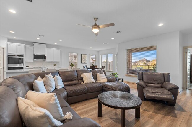 Foto del edificio - 28410 Hannahs Harbor Ln