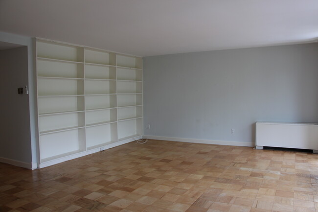Building Photo - 1512 S Arlington Ridge Rd