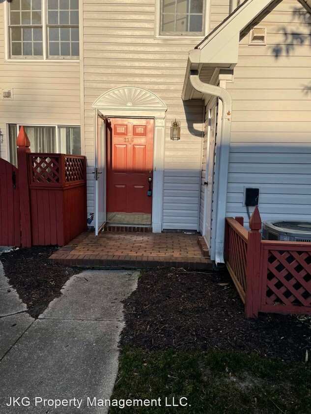Building Photo - 2 br, 2 bath House - 23 Tamarisk Quay Unit F