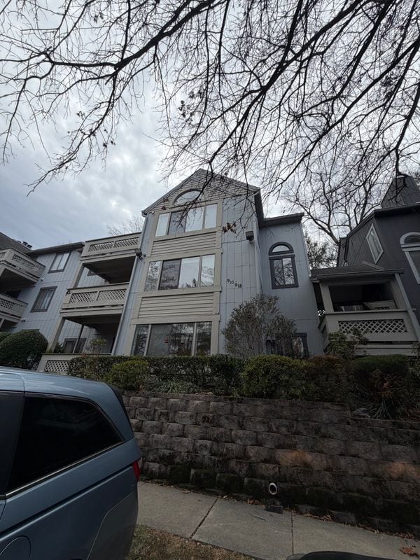 Foto del edificio - 916 Windbrooke Dr