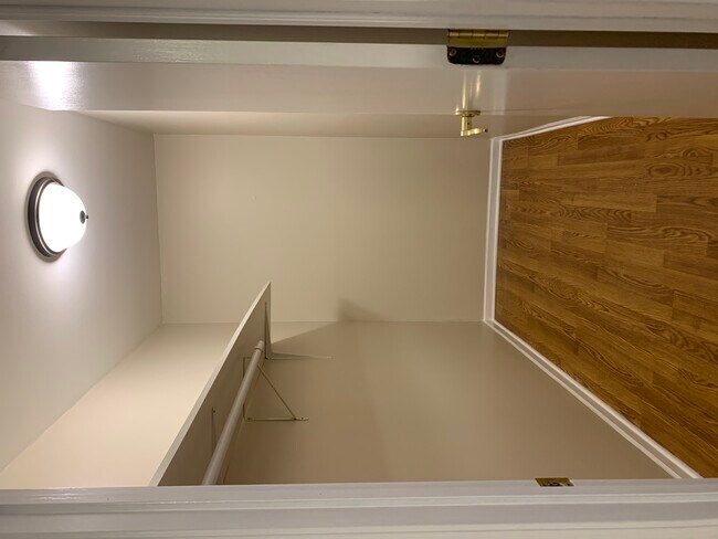 Building Photo - 1108 Shagbark Ct