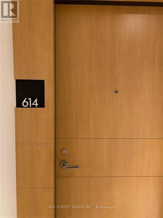 Photo du bâtiment - 11 Wellesley St W