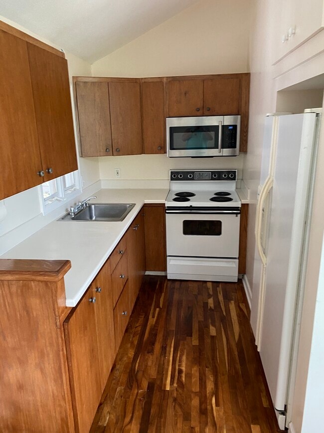 Kitchen - 3005 Hoaloha Pl