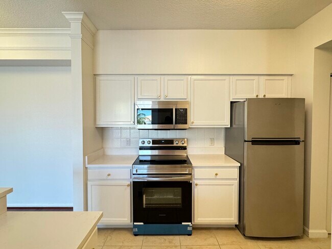 Building Photo - 5306 Myrtlewood Cir E