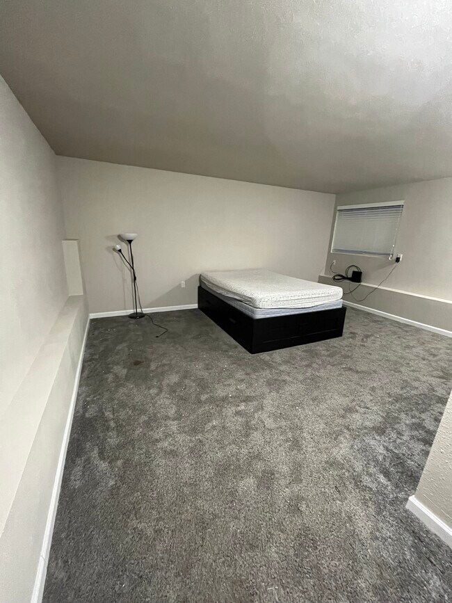 Dormitorio 1 - 608 West St