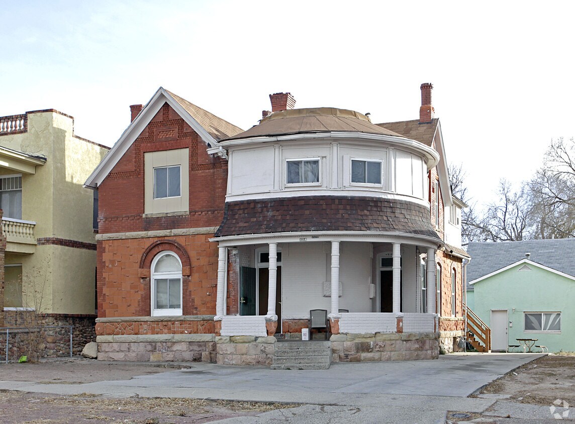Primary Photo - 1114 E 6th St
