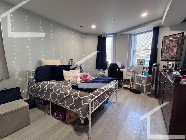 Building Photo - Elevated Luxury Apt near T in Washington Sq Brookline w Laundry in Unit, NO FEE, YT Video Tour Av...