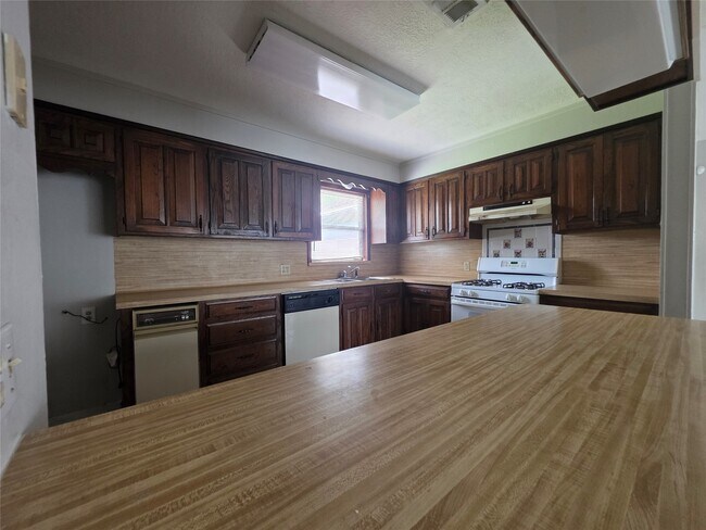 Foto del edificio - 705 N Circle Dr